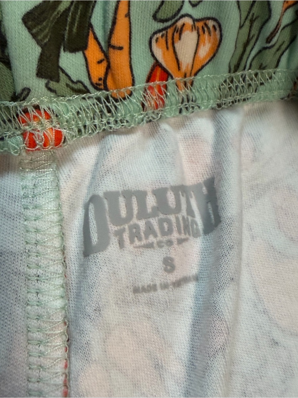 Duluth Trading Co Women's Mint Leggings with Orange and Green Vegetable Print - Picture 4 of 5